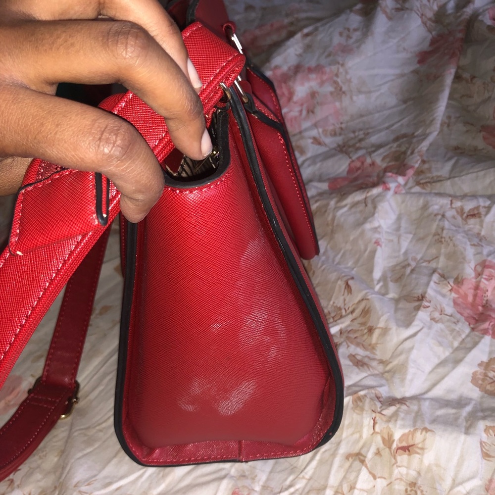 Red bag - Picture 2 of 4